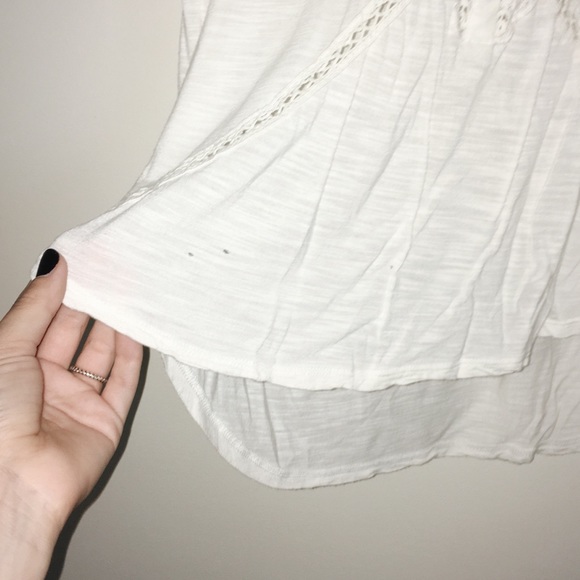 White top - Picture 2 of 3